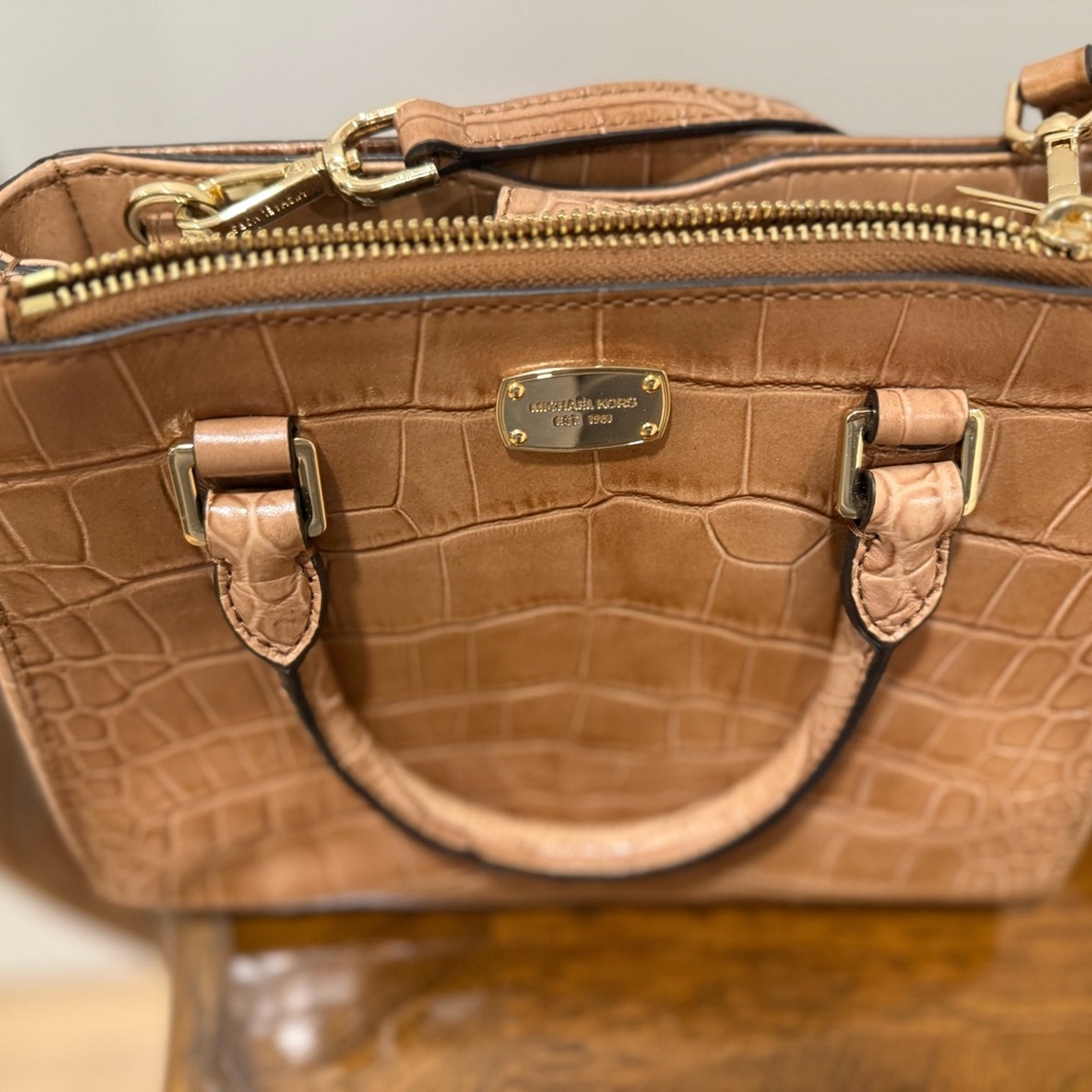 Elegant Tan Crocodile-Embossed Women's Bag